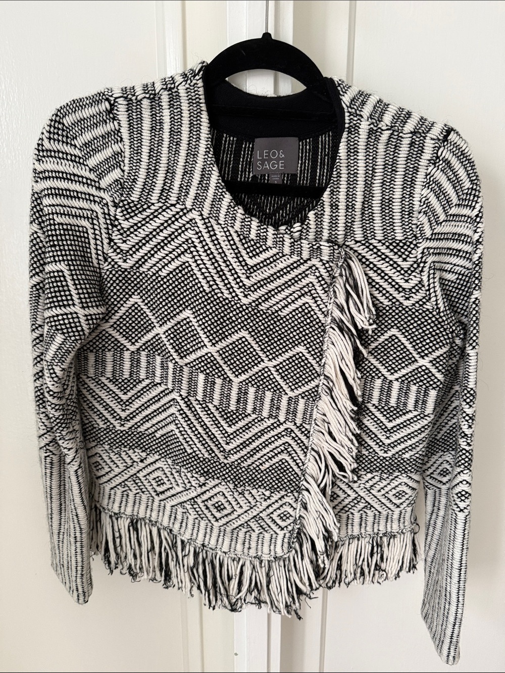 Leo & Sage Black and White Fringe Knit Sweater